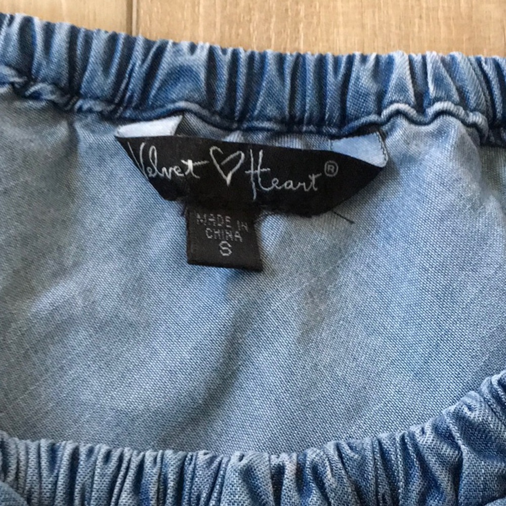 Velvet Heart Blue Jean Ruffled Shirt Size S - Picture 2 of 4